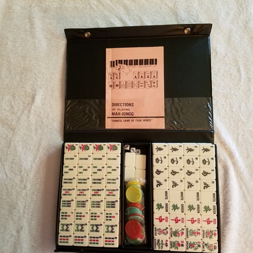 Game "MAH-JONGG"